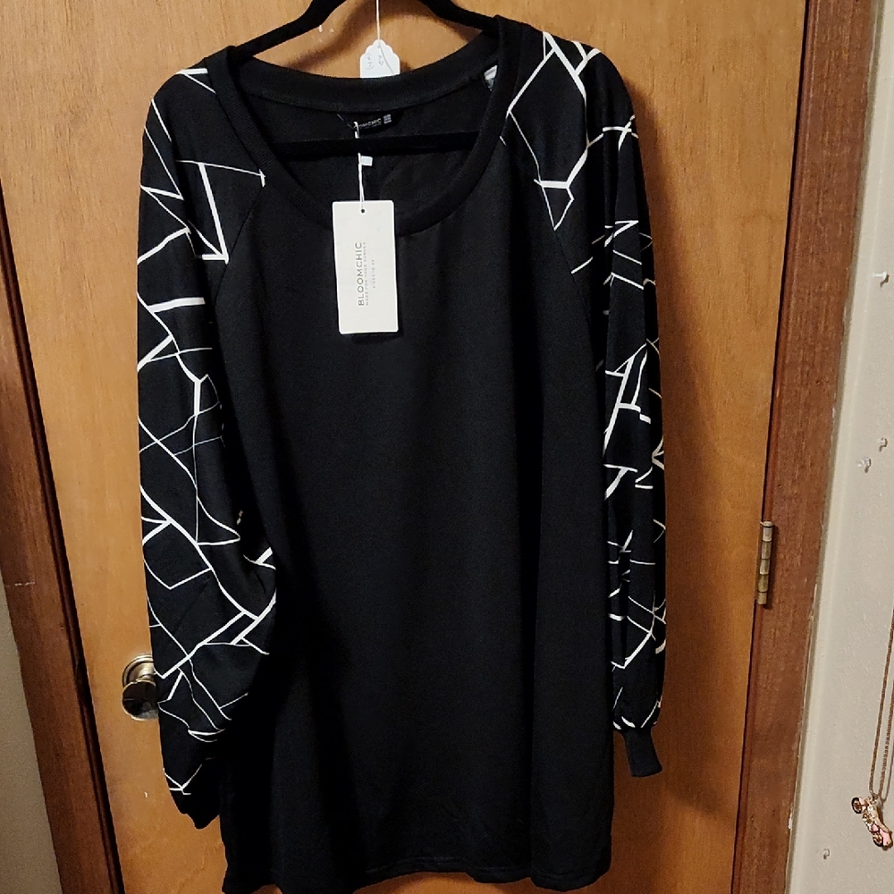 BloomChic Classic Black Top Size 5X